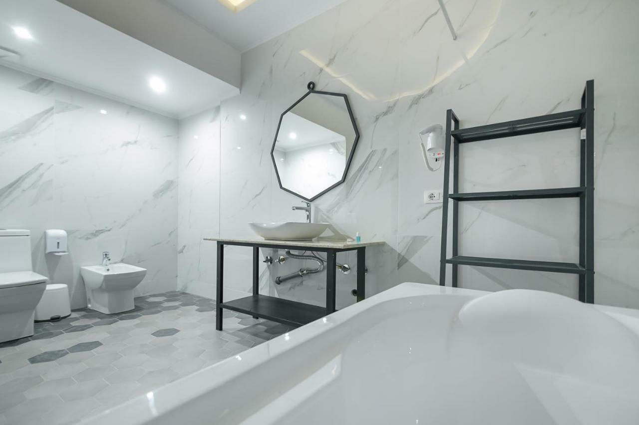 Barba Boutique Hotel Корча Екстериор снимка